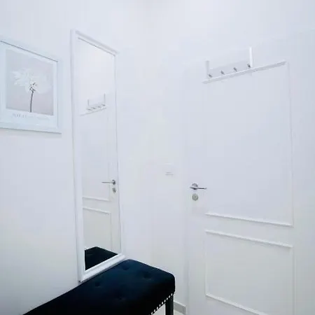 Apartment New Complex Florenc Prague